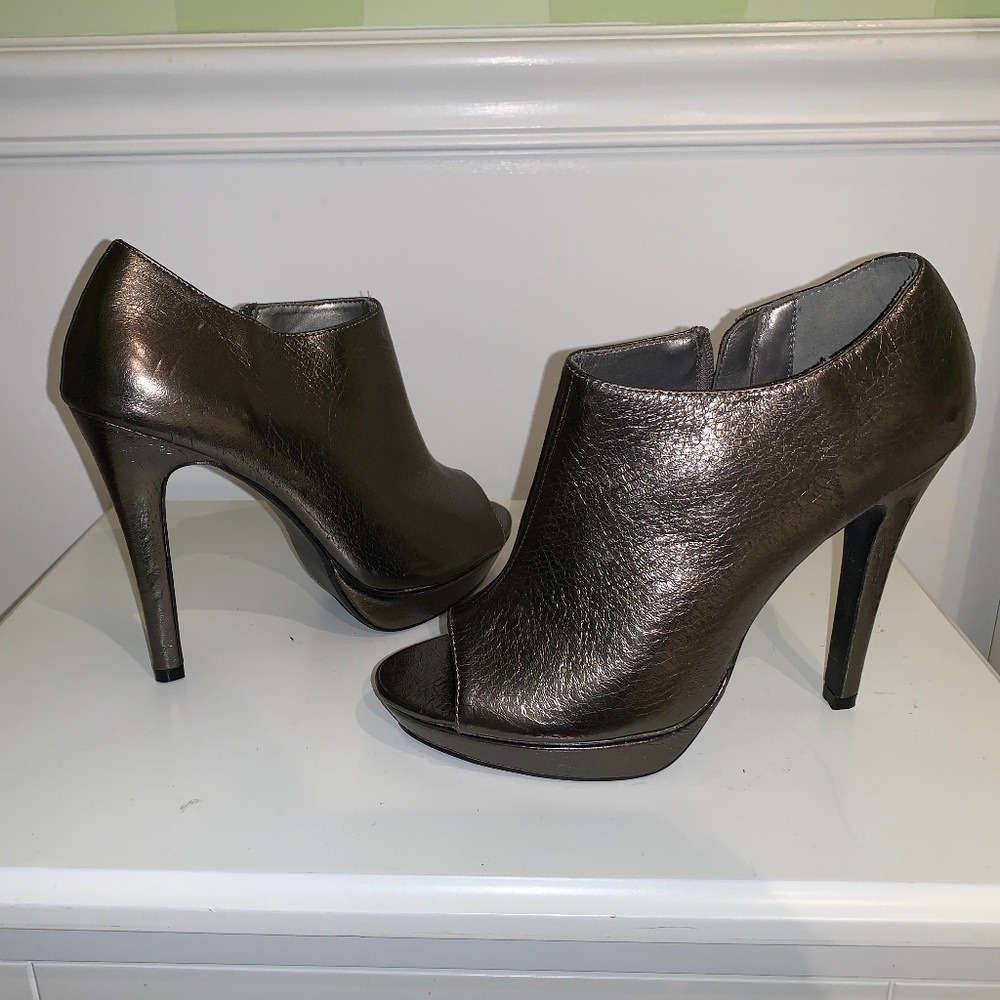 PEWTER PEEP TOE BOOTIE/HEEL- SIZE 8